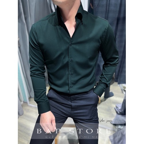 Áo sơ mi rêu dài tay sọc chìm cổ V cổ ý sang form ôm vừa chất vải cotton mẫu mới 2025